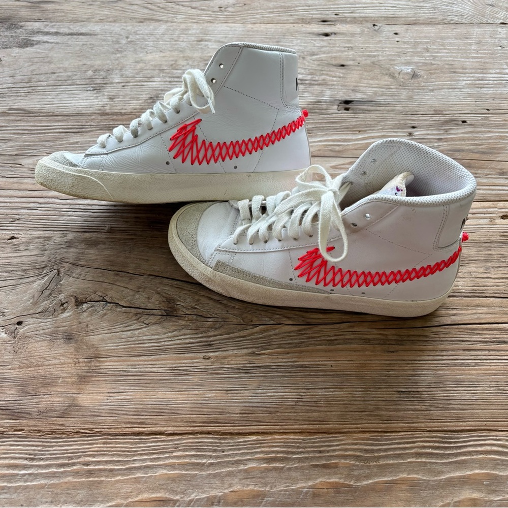 Vintage Nike Blazer Mid 77 Zig Zag White Pink Youth Sneakers Size 5Y